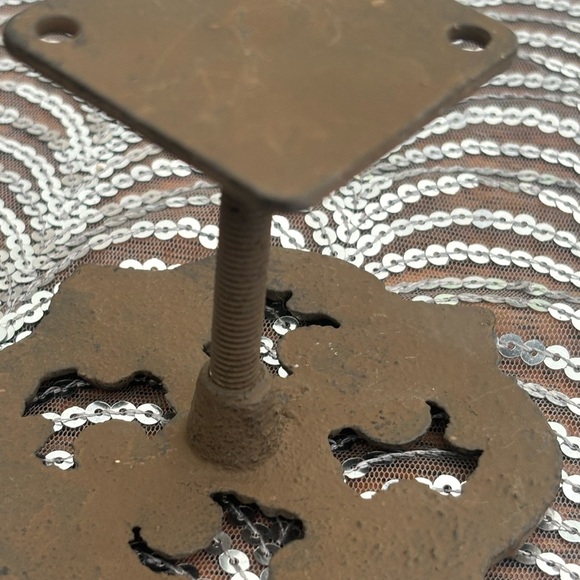 Antique cast iron curtain accents - Picture 7 of 9